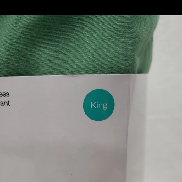 Room Essentials EASY CARE Green pillow case - Picture 3 of 4